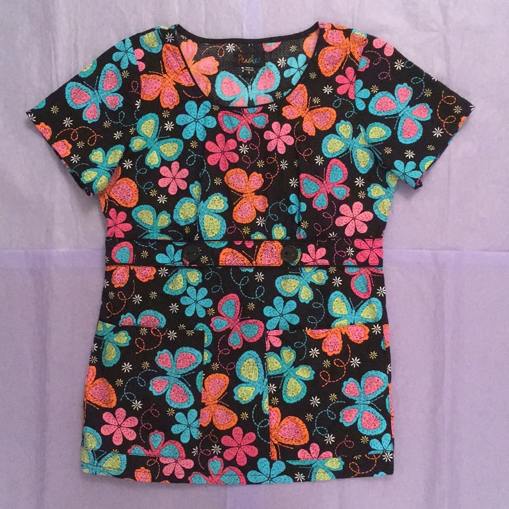Peaches Butterflies Floral Scrub Top Size Small